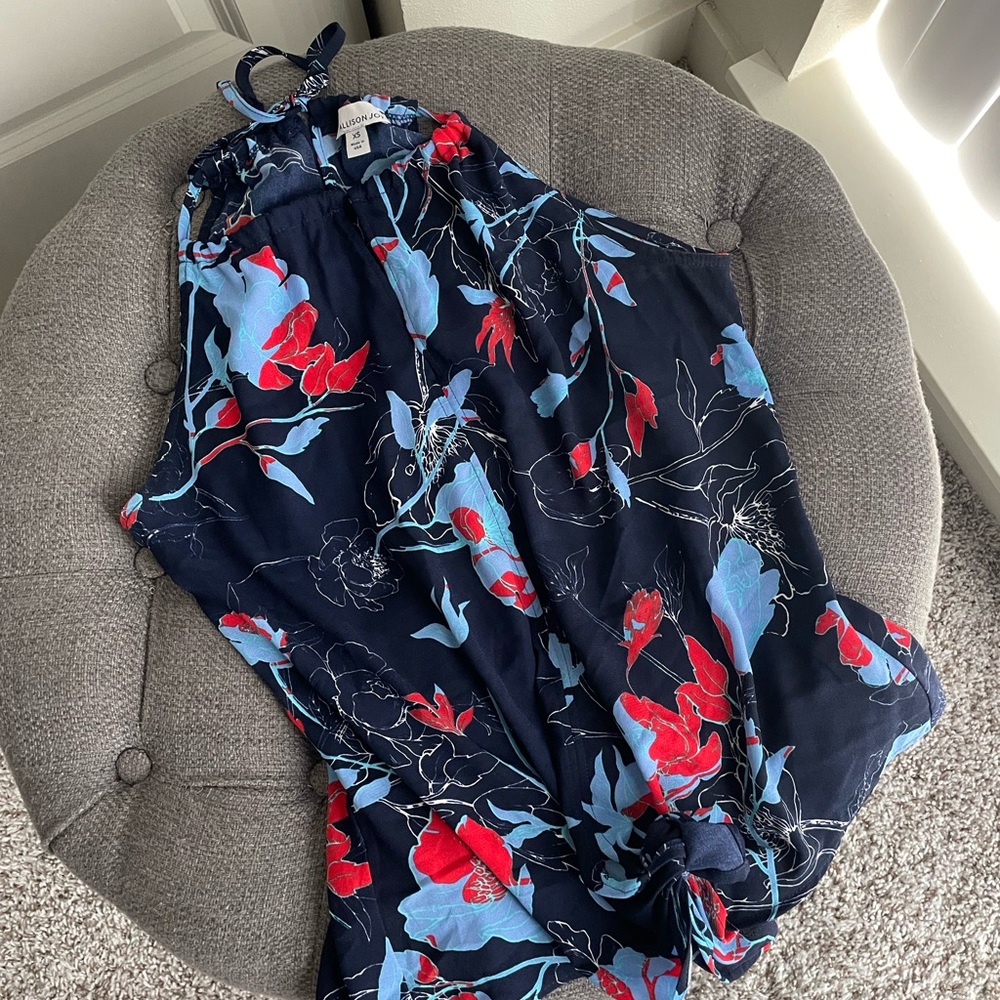 Not sure on brand, size small, shades of blue and reds